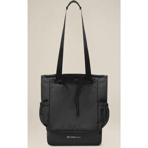 Beyond Yoga NWT Convertible Gym Bag Backpack Versatile In Black